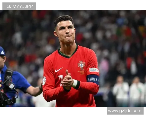 全球足球明星介绍与成就分析中英文对照