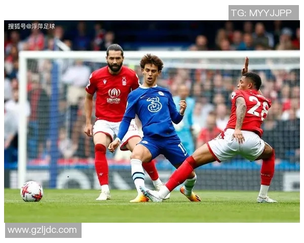 回顾07年退役足球明星的辉煌历程与影响力分析