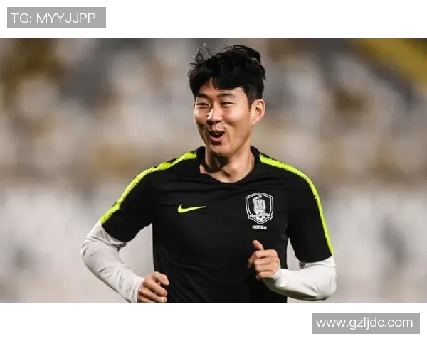 长沙国足与韩国队激烈对抗引发争议踢人事件引发球迷热议